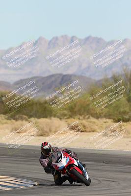 media/Nov-16-2025-Race Pace (Sun) [[8c5fa54630]]/Non Verified Riders (1st 20 Minutes)/2-Turn 10 (1010am)/